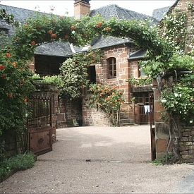 Collonges-la-Rouge-4-